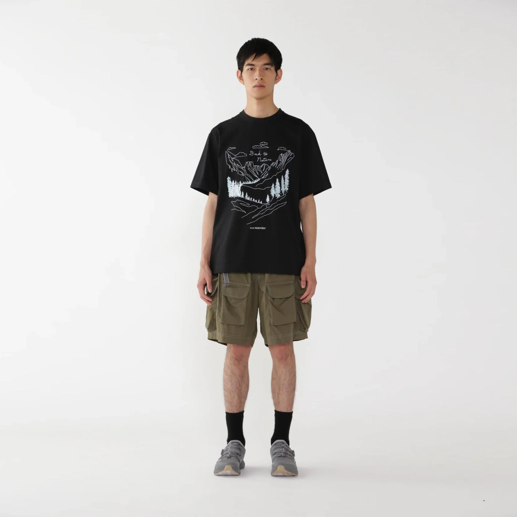 And Wander Multi Pocket Short Pants Khaki - Image 3