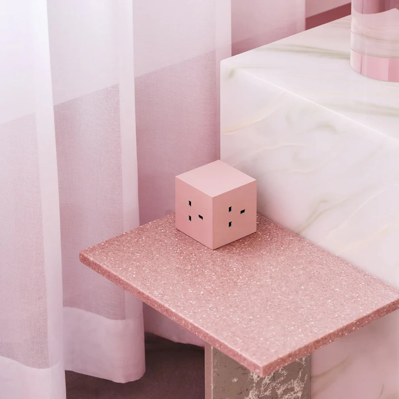 Avolt Square 1 USB-C 1.8m Extension Lead (30W) and Magnetic Base New Pink - Image 4