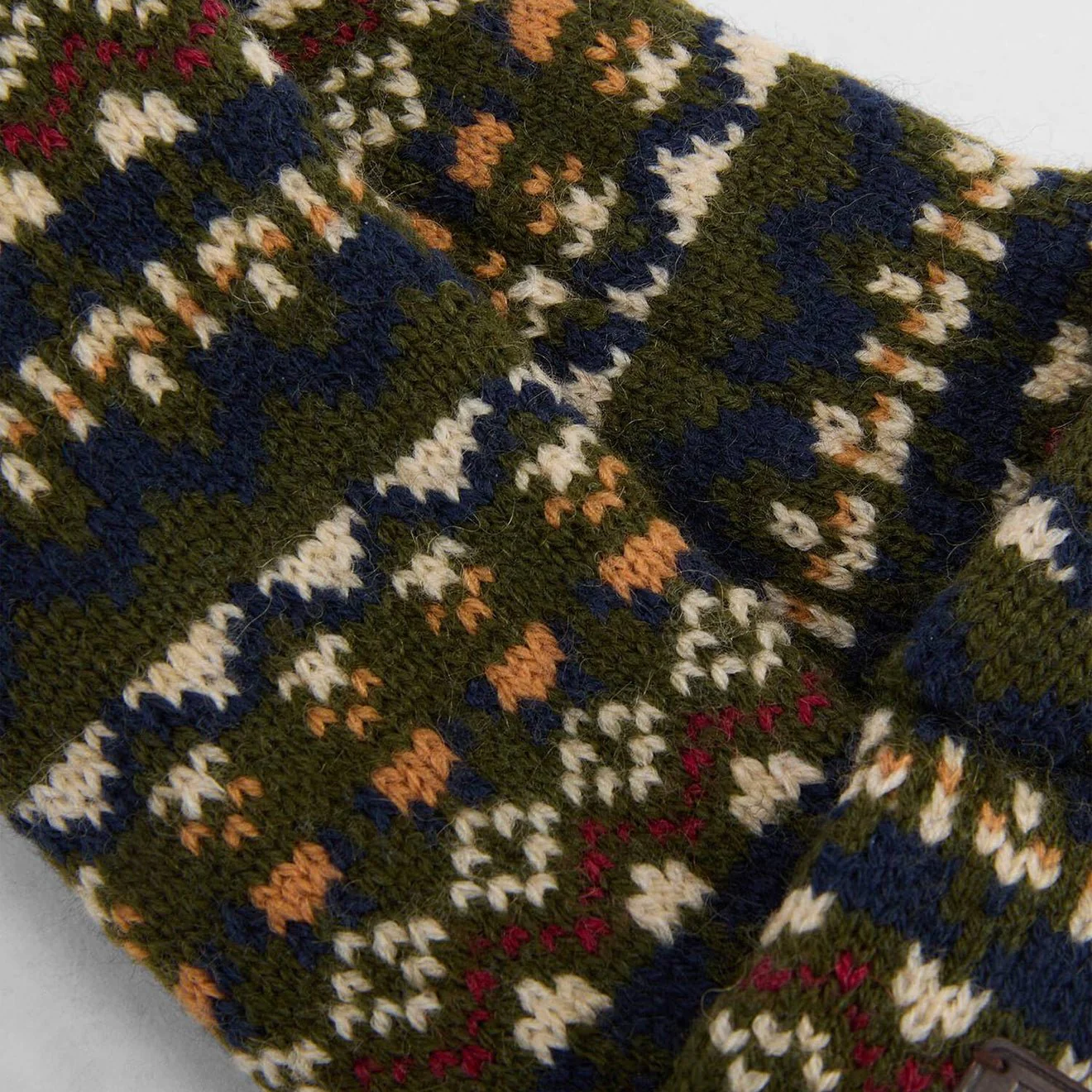 Barbour Marlow Fair Isle Dog Scarf Olive - Image 4