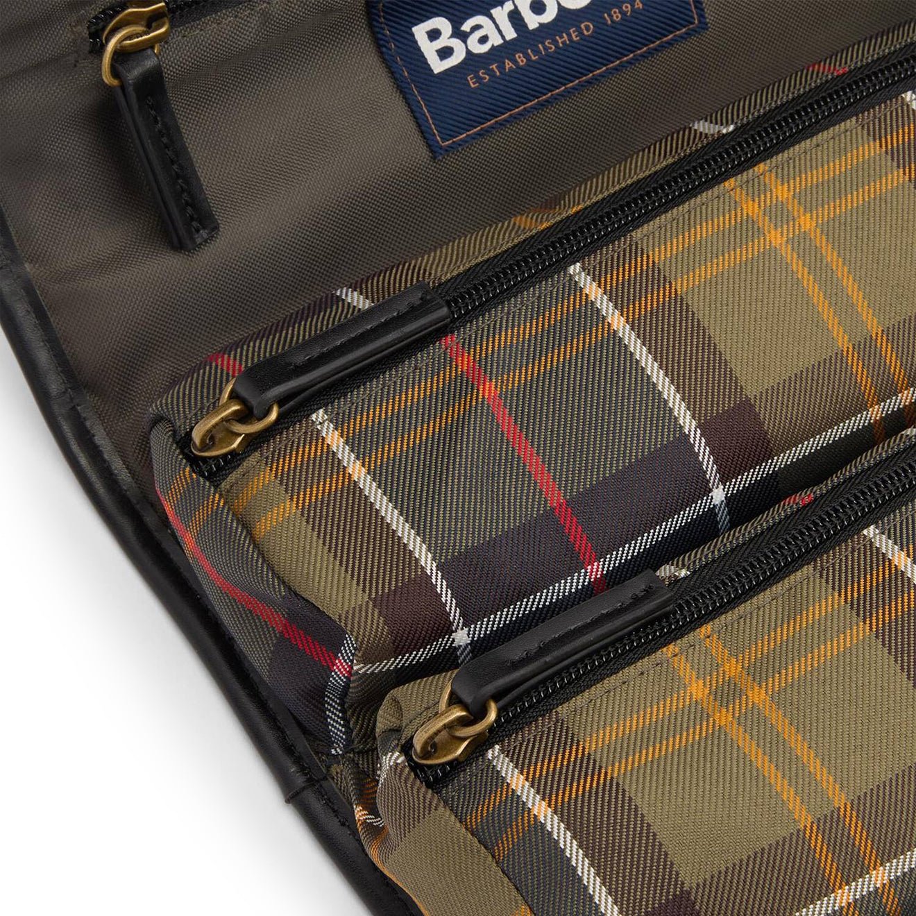 Barbour Tartan Hanging Washbag Classic/Beacon - Image 6