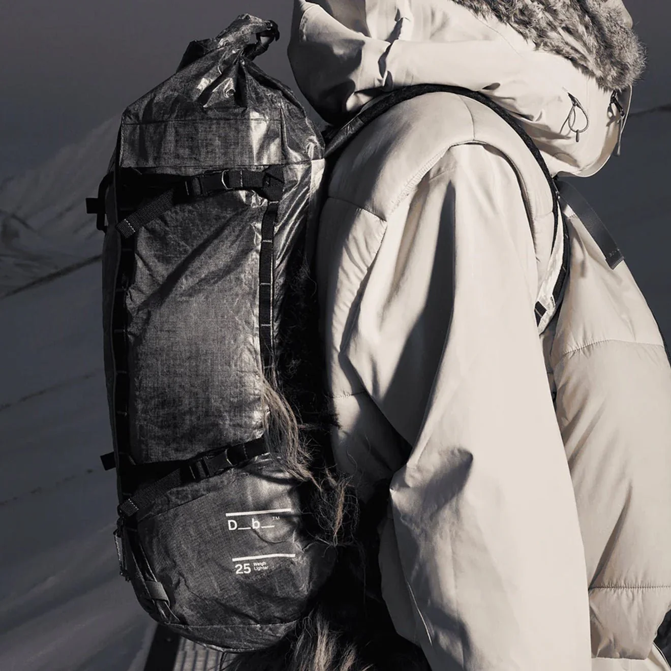 DB Weigh Lighter Backpack 25L Weigh Darker - Image 8