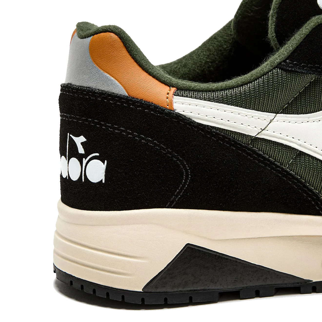 Diadora N902 Trainer Kombu Green / Black - Image 3