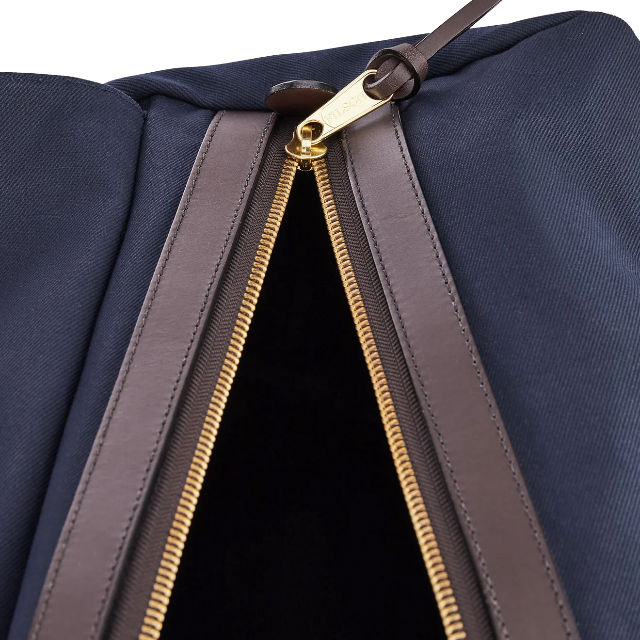 Filson Large Duffle Bag Navy - Image 5