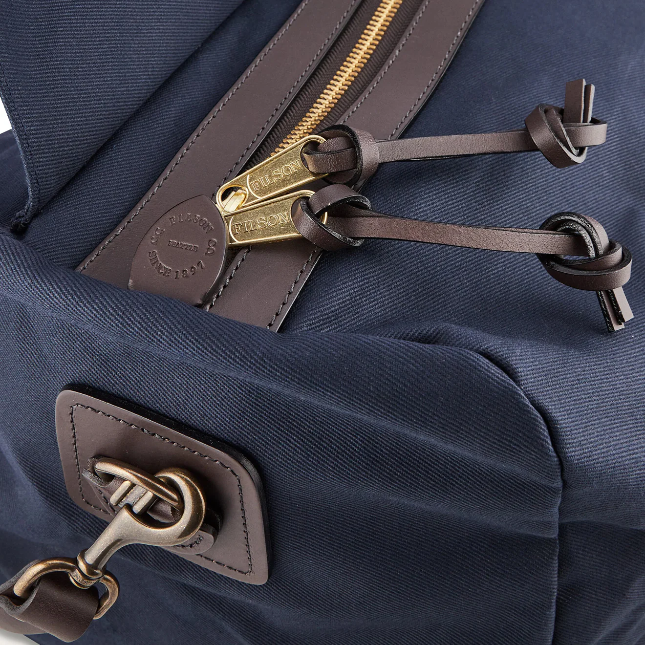 Filson Large Duffle Bag Navy - Image 6