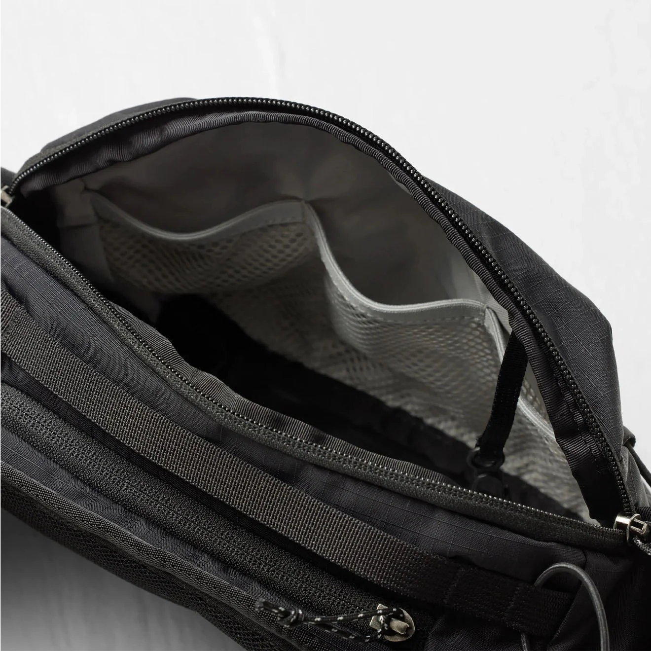 Fjallraven Abisko Hip Pack 6 Black - Image 2