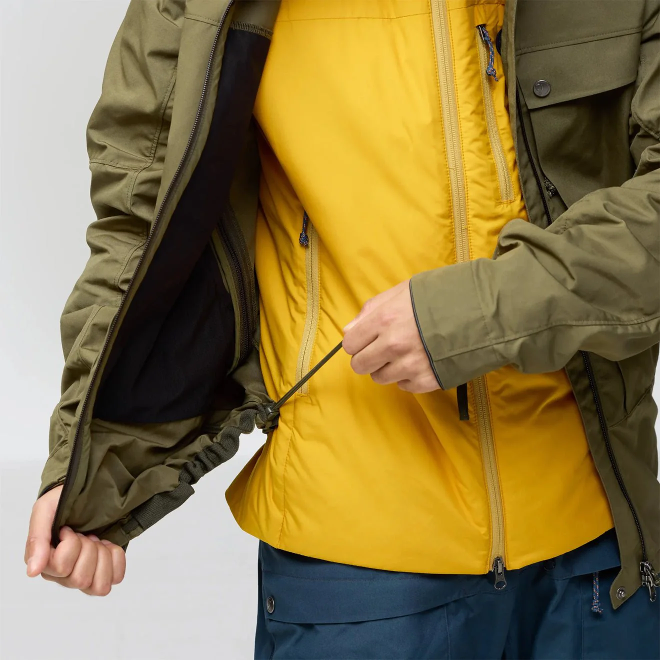 Fjallraven Bergtagen G-1000 Jacket Laurel Green - Image 10