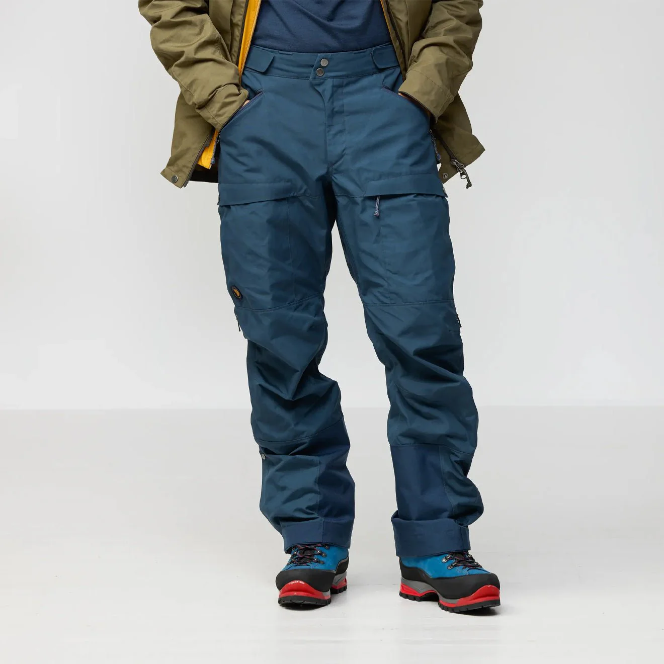 Fjallraven Bergtagen G-1000 Trousers Laurel Green - Image 3