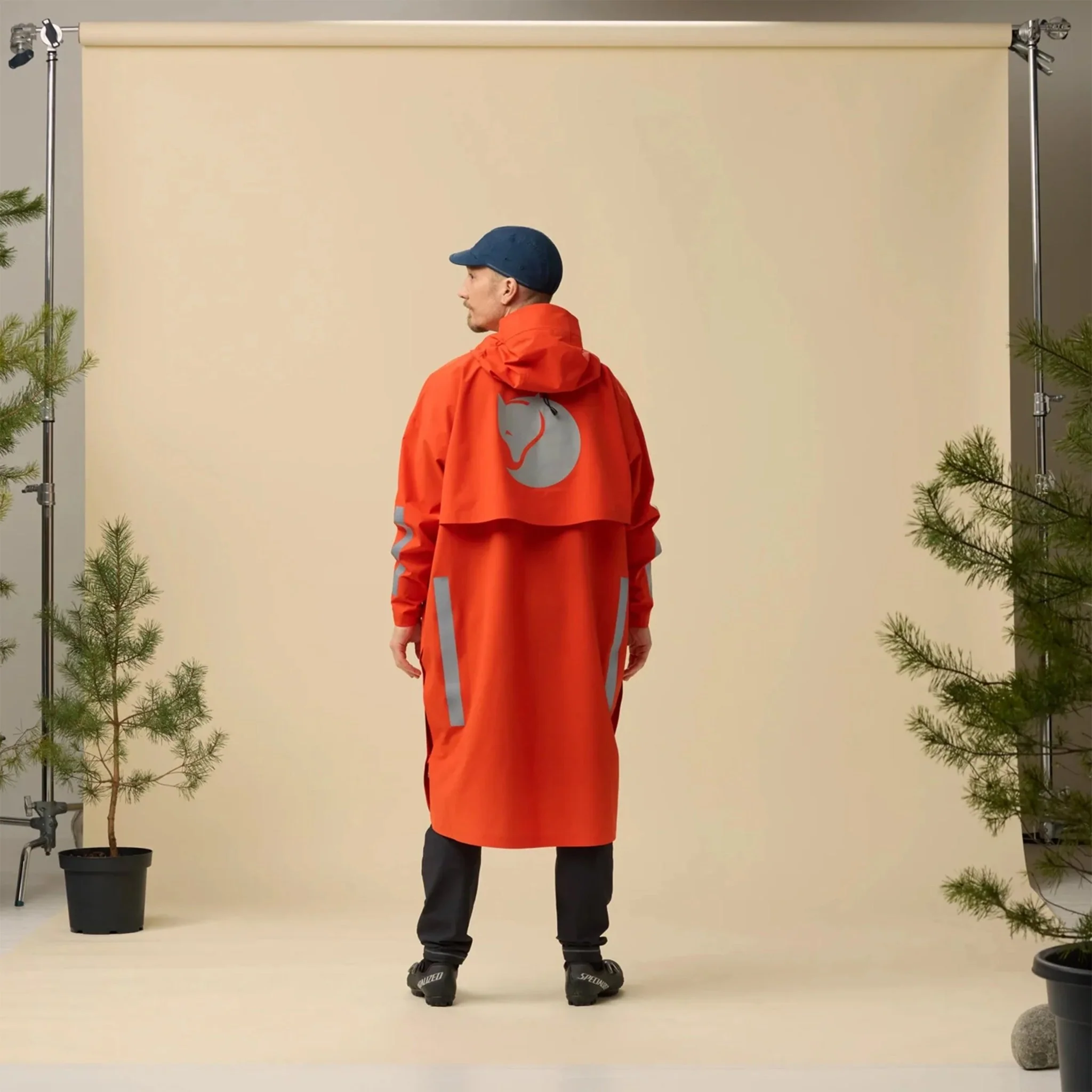 Fjallraven Hoja Rain Fox Poncho Flame Orange - Image 3