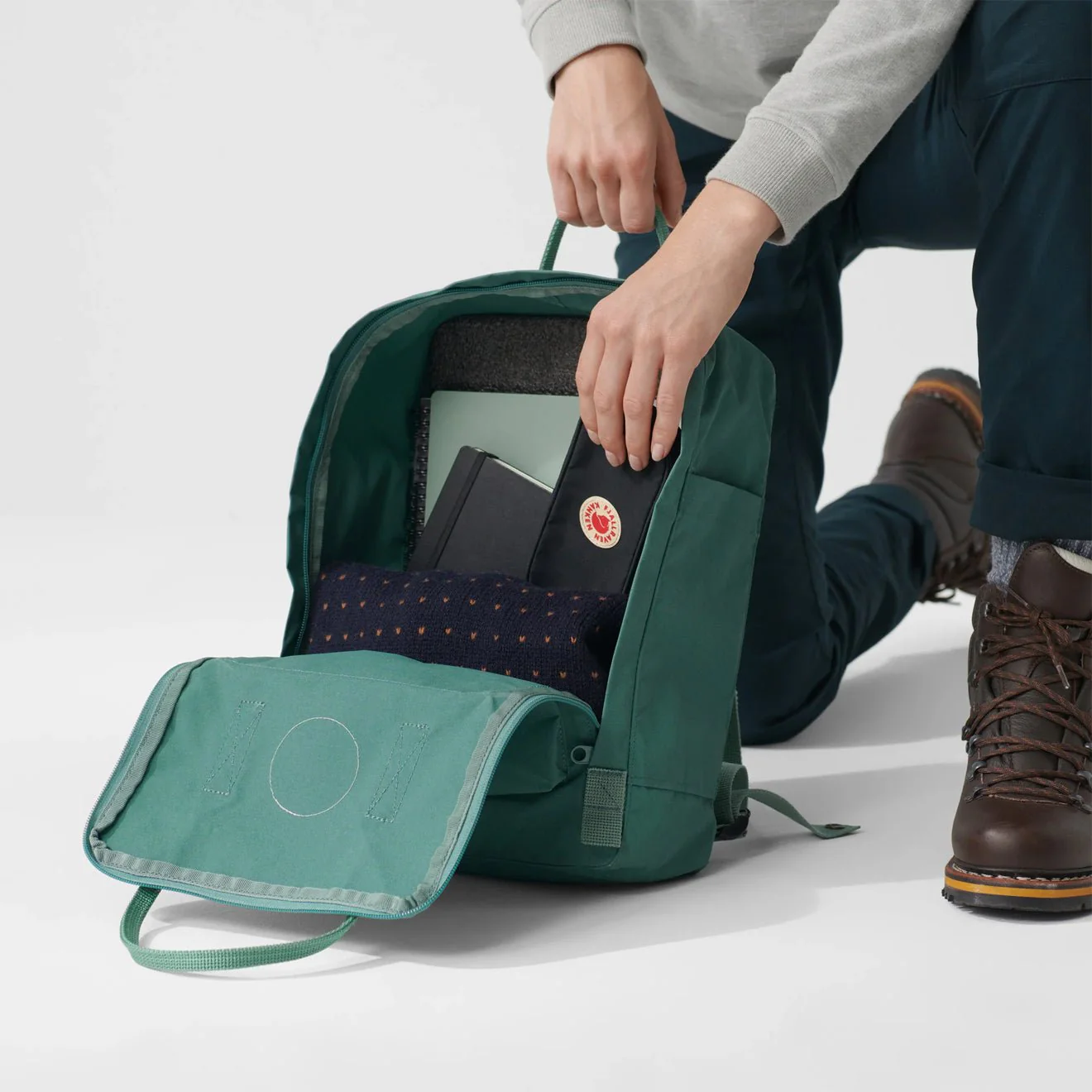 Fjallraven Kanken Classic Backpack Green - Image 5