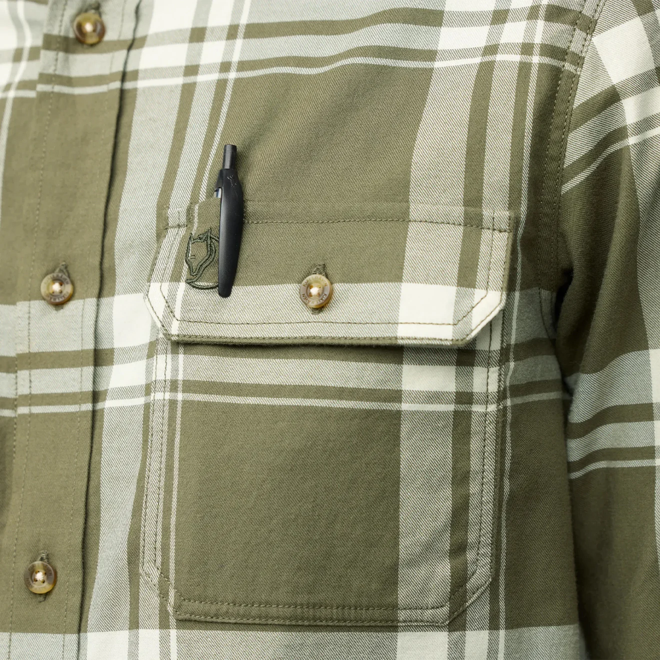 Fjallraven Ovik Lite Flannel Shirt Laurel Green / Chalk White - Image 3