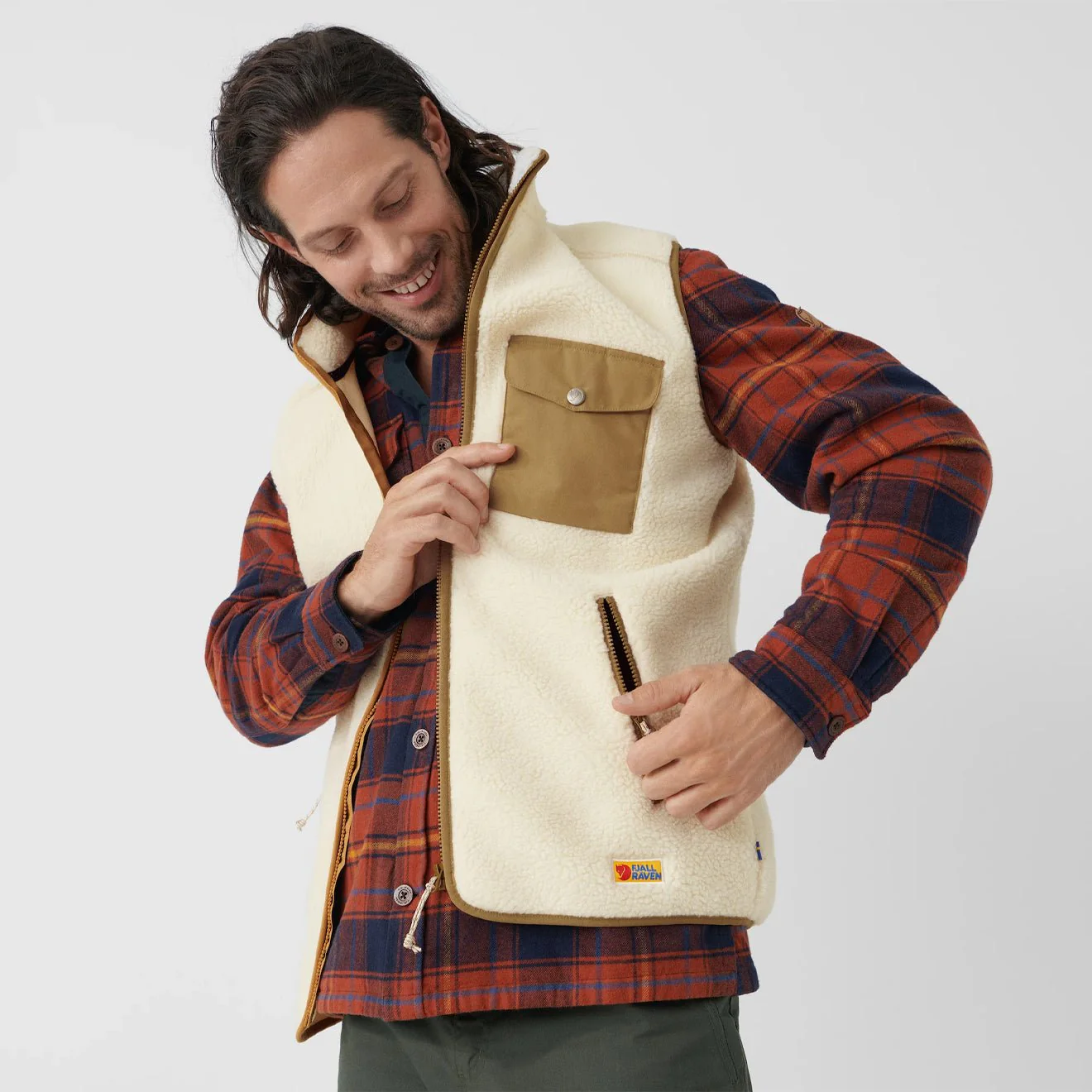 Fjallraven Vardag Pile Fleece Vest Dark Grey / Maroon - Image 3