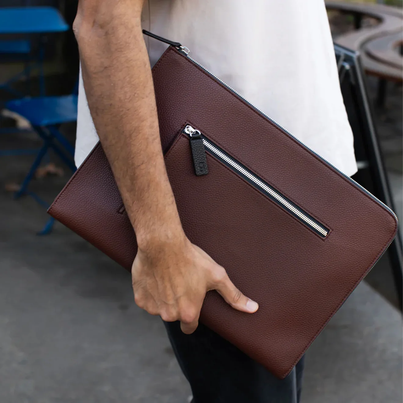 Caroline Gardner 16-Inch Tech Sleeve Wine - Image 4