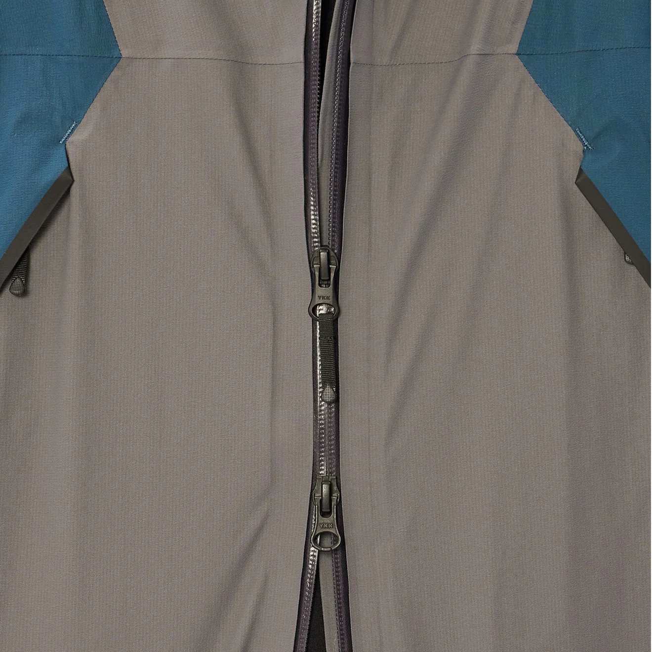 Goldwin Pertex Shieldair Mountaineering Jacket Focus Gray / Navy Blue - Image 3