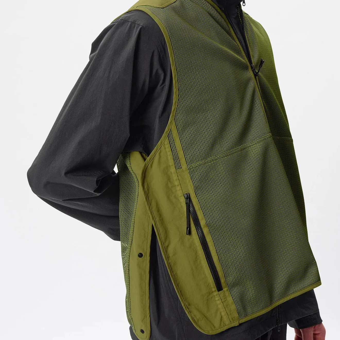 Goldwin Tonalith Mesh Half Zip Vest Black - Image 4