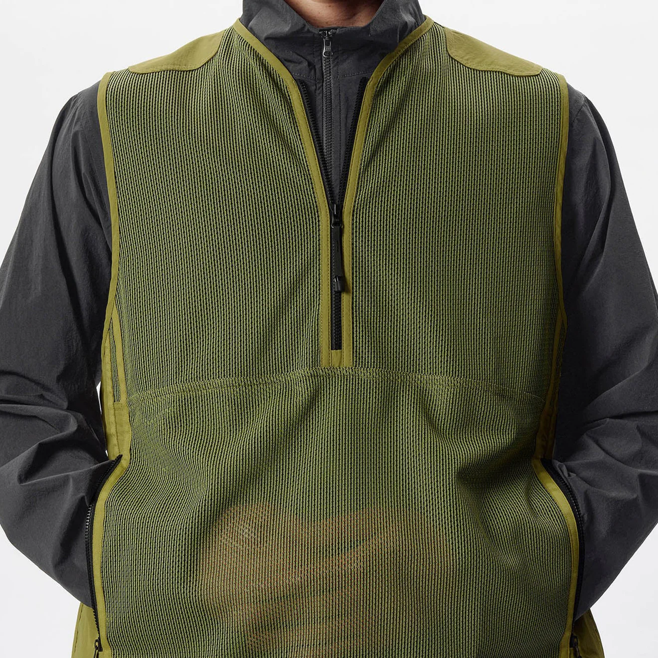Goldwin Tonalith Mesh Half Zip Vest Black - Image 5