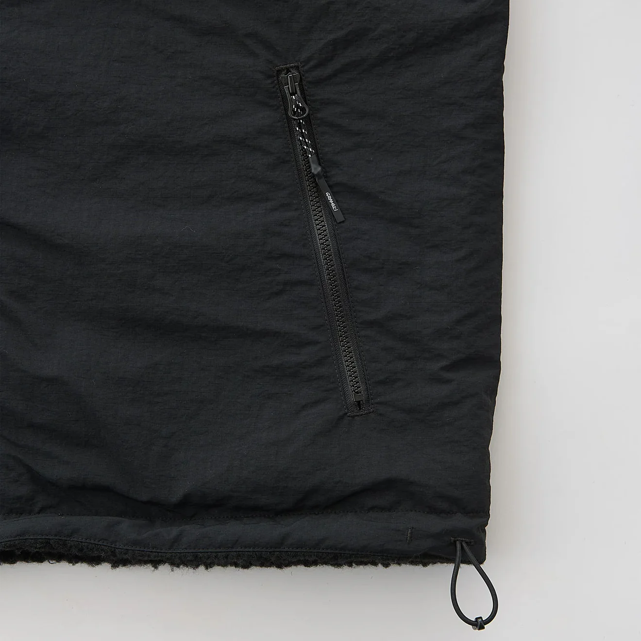 Gramicci Reversible Sherpa Jacket Charcoal / Black - Image 4