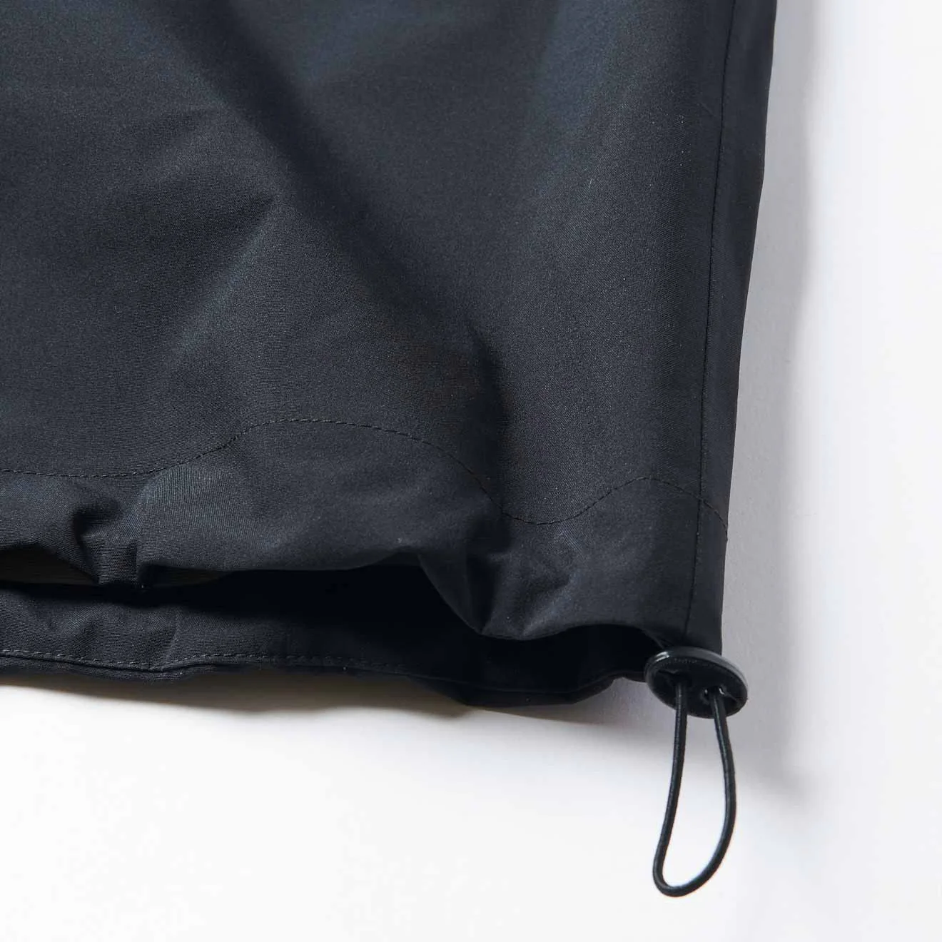Gramicci Waterproof Hooded Jacket Black - Image 2