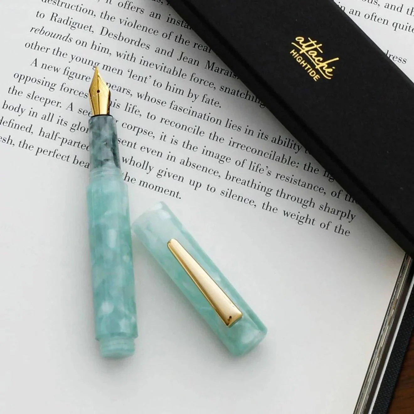 Hightide Attache Marbled Fountain Pen Mint - Image 3