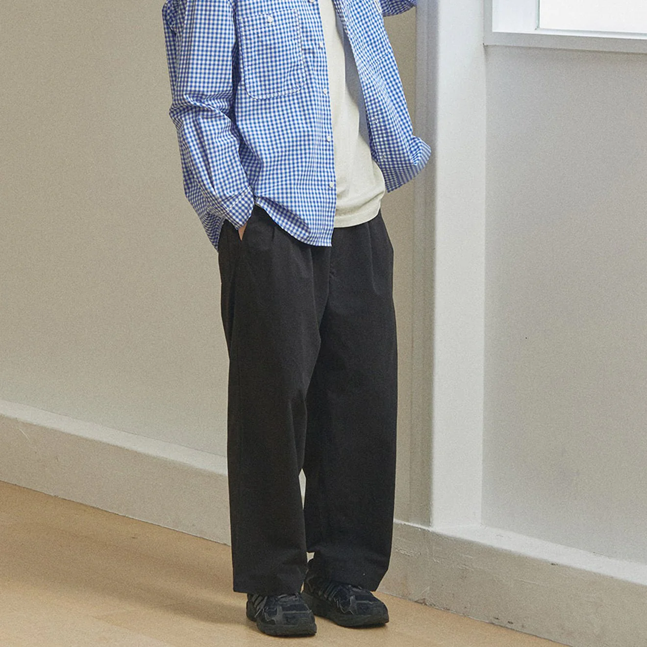 Kappy Two Tuck Wide Pants Black - Image 4