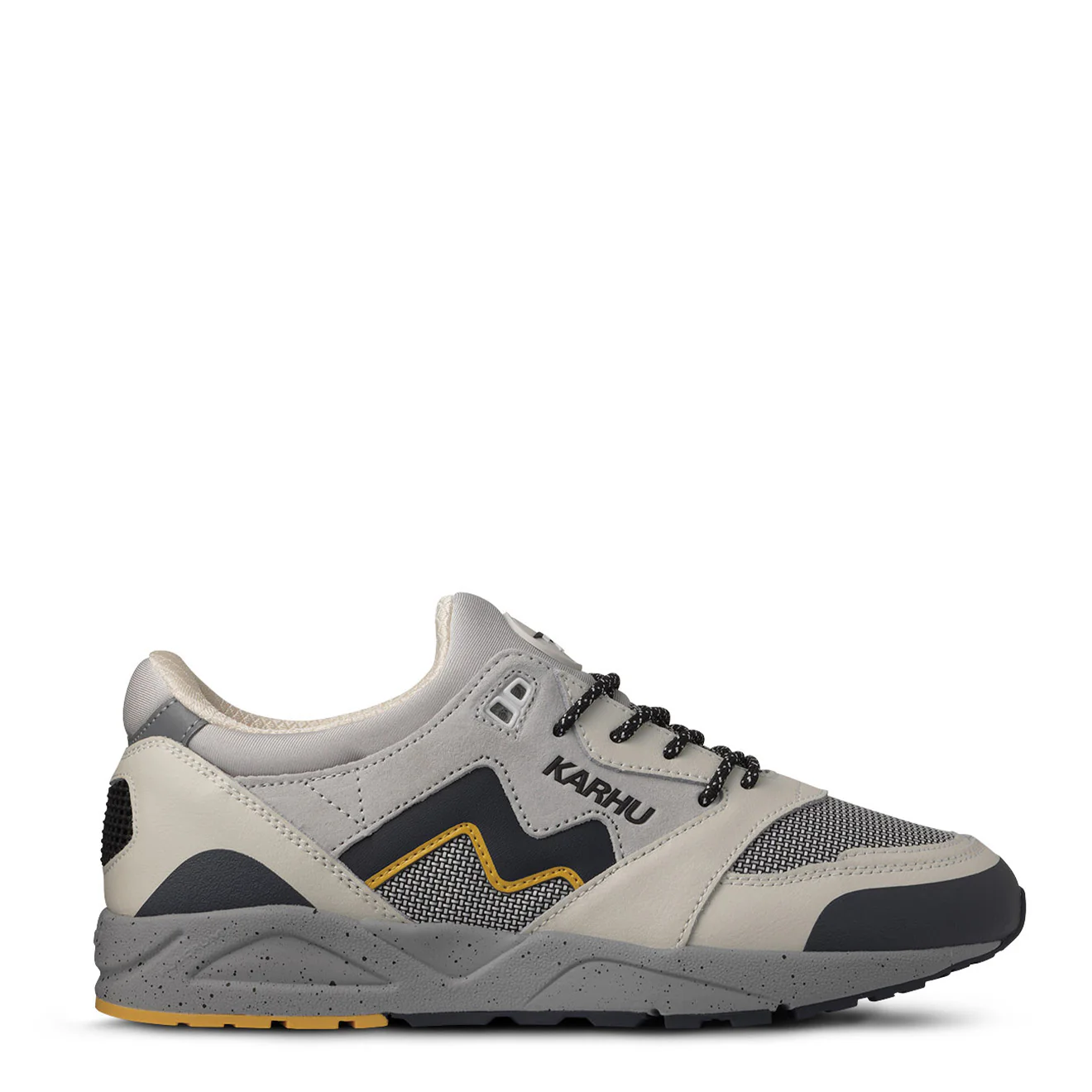 Karhu Aria 95 Trainer Lily White / India Ink