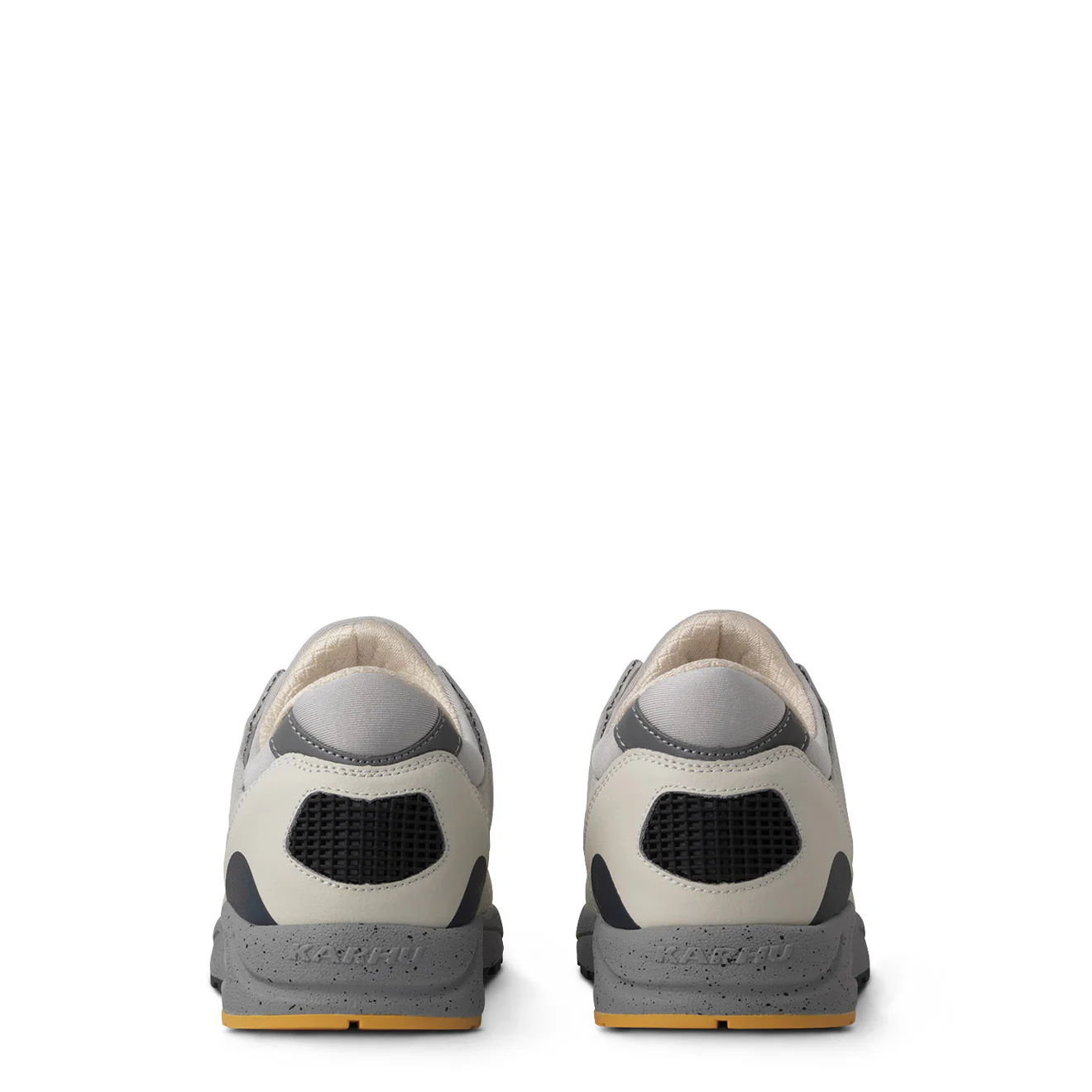 Karhu Aria 95 Trainer Lily White / India Ink - Image 4