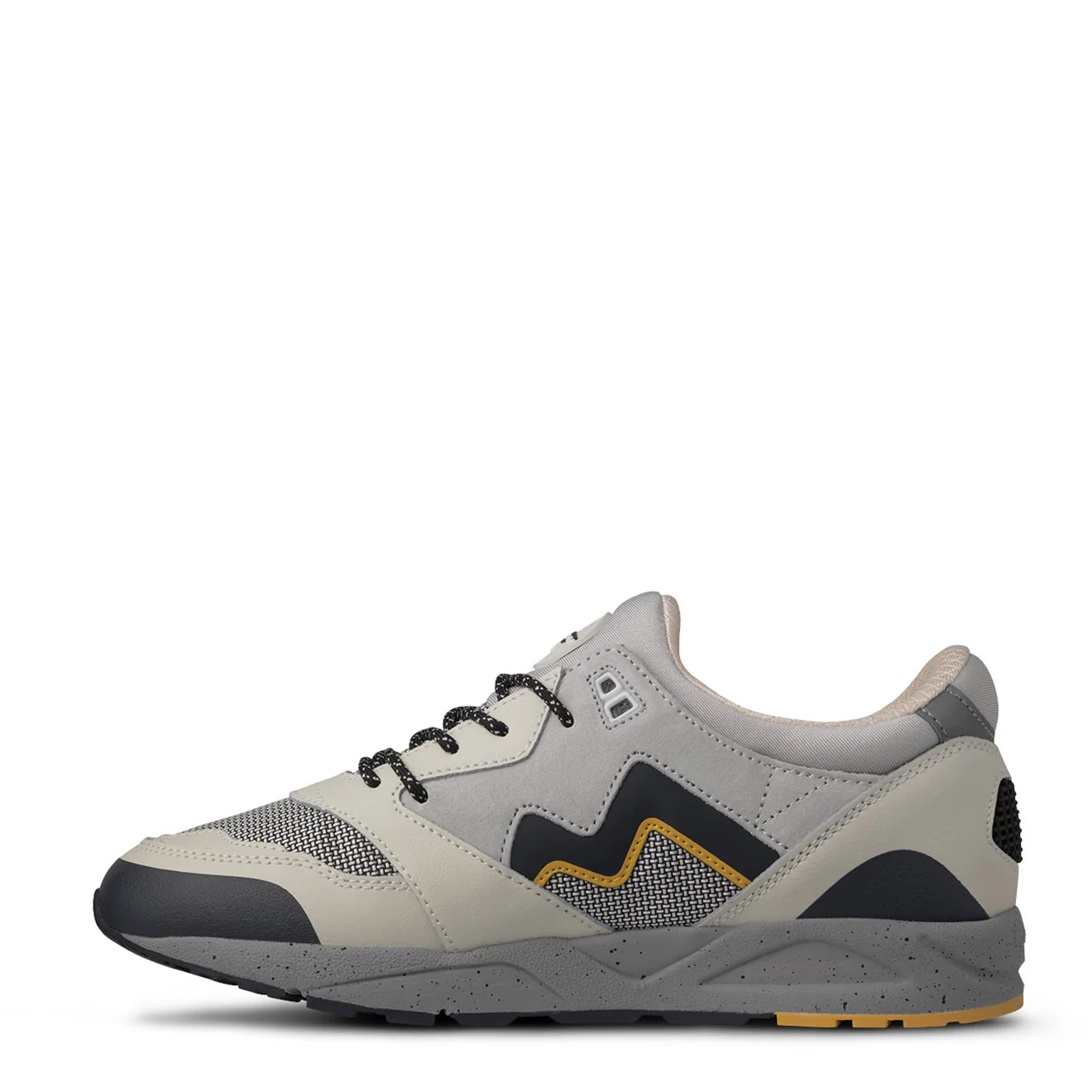 Karhu Aria 95 Trainer Lily White / India Ink - Image 5