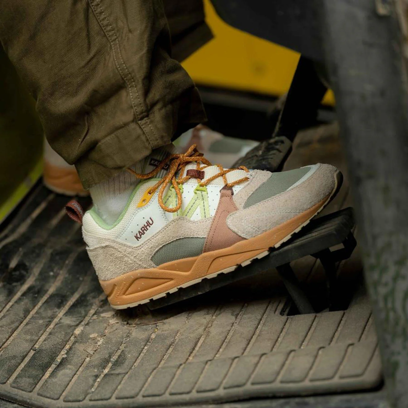 Karhu Fusion 2.0 Trainer Turtledove / Shadow Lime - Image 5