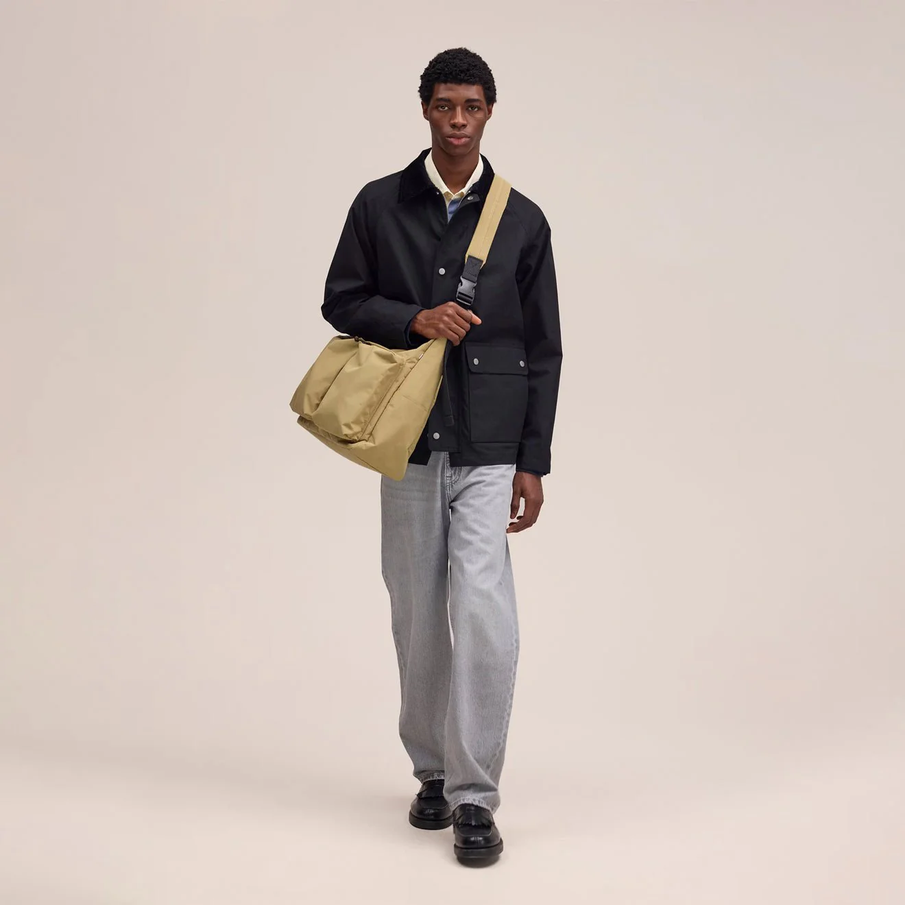 NN07 Messenger Bag Desert Khaki - Image 3