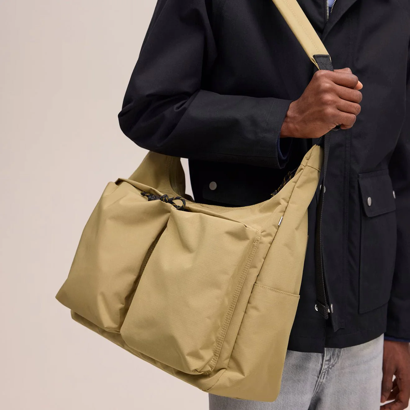 NN07 Messenger Bag Desert Khaki - Image 4