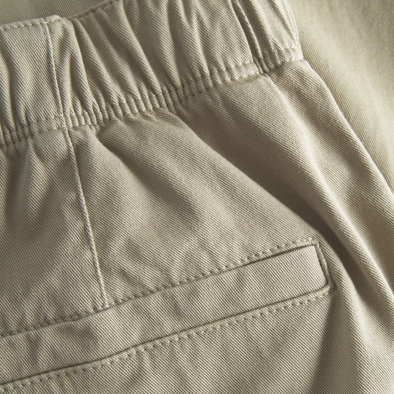 Norse Projects Ezra Light Stretch Trouser Moss Green - Image 4