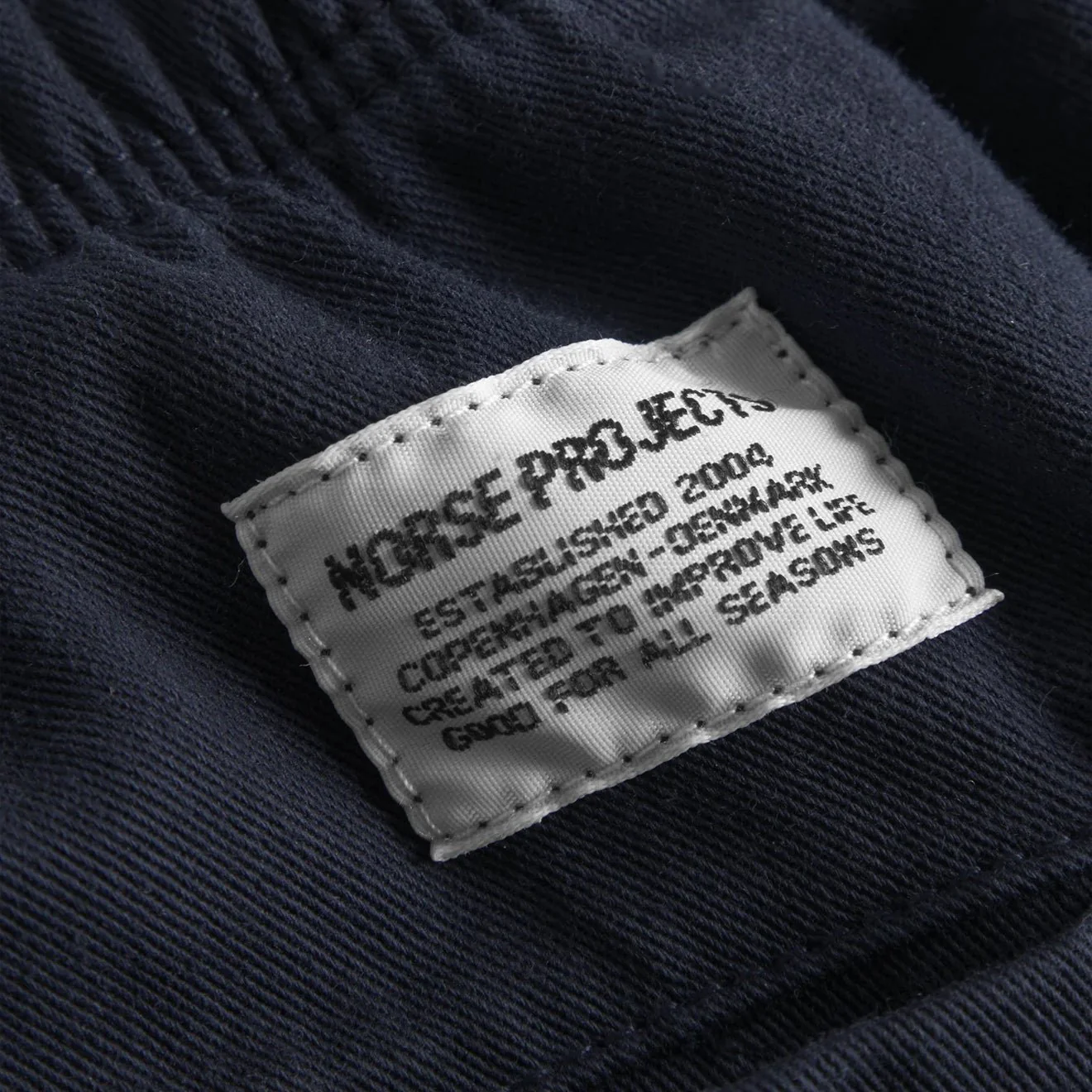Norse Projects Ezra Relaxed Organic Stretch Twill Short Dark Navy - Image 4