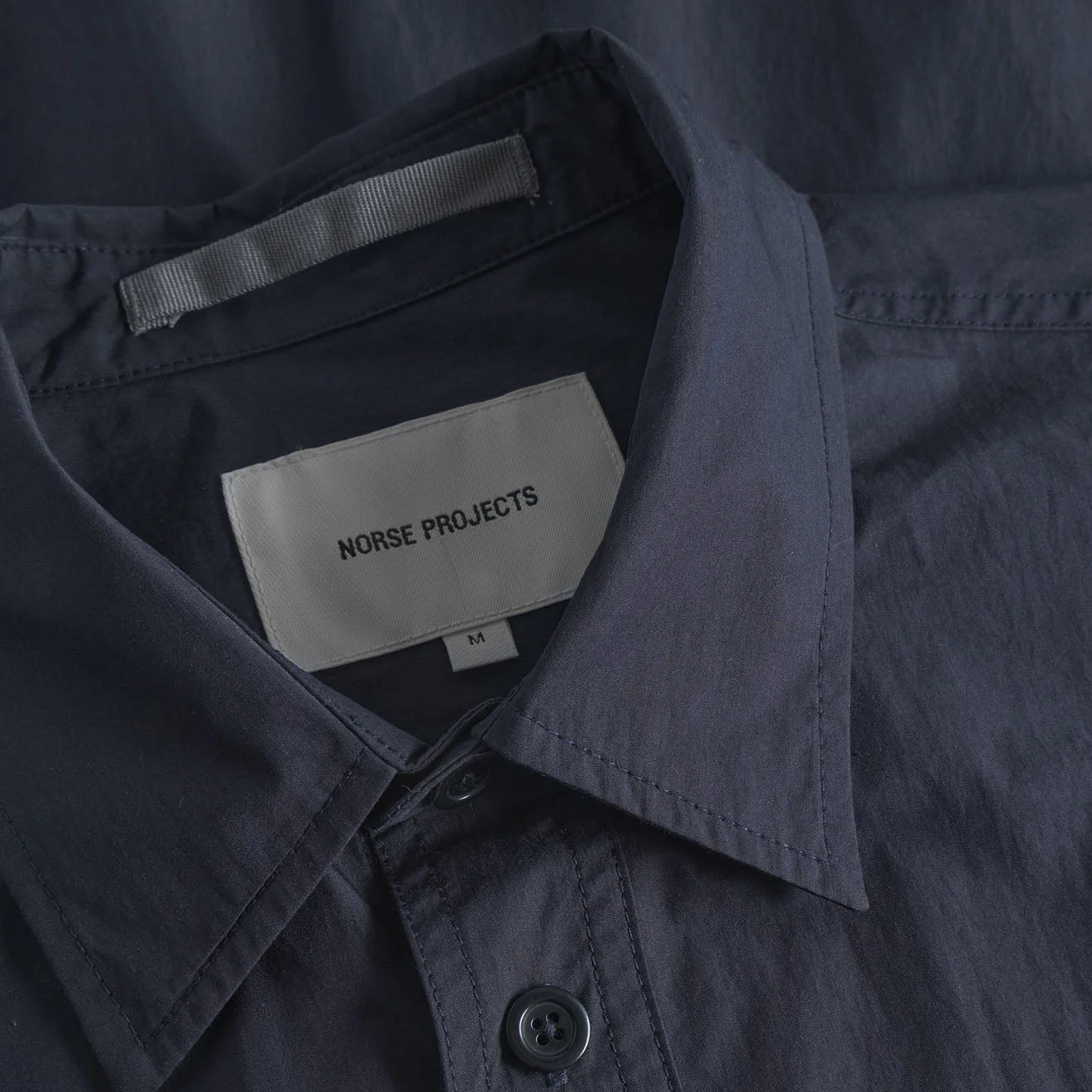 Norse Projects Ivan Tech Poplin SS Shirt Dark Navy - Image 3