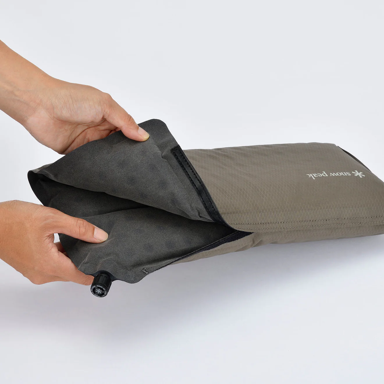 Snow Peak Seat & Pillow - Image 3