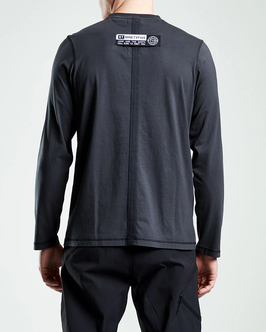 ST95 L/S Slogan Tee Black - Image 4