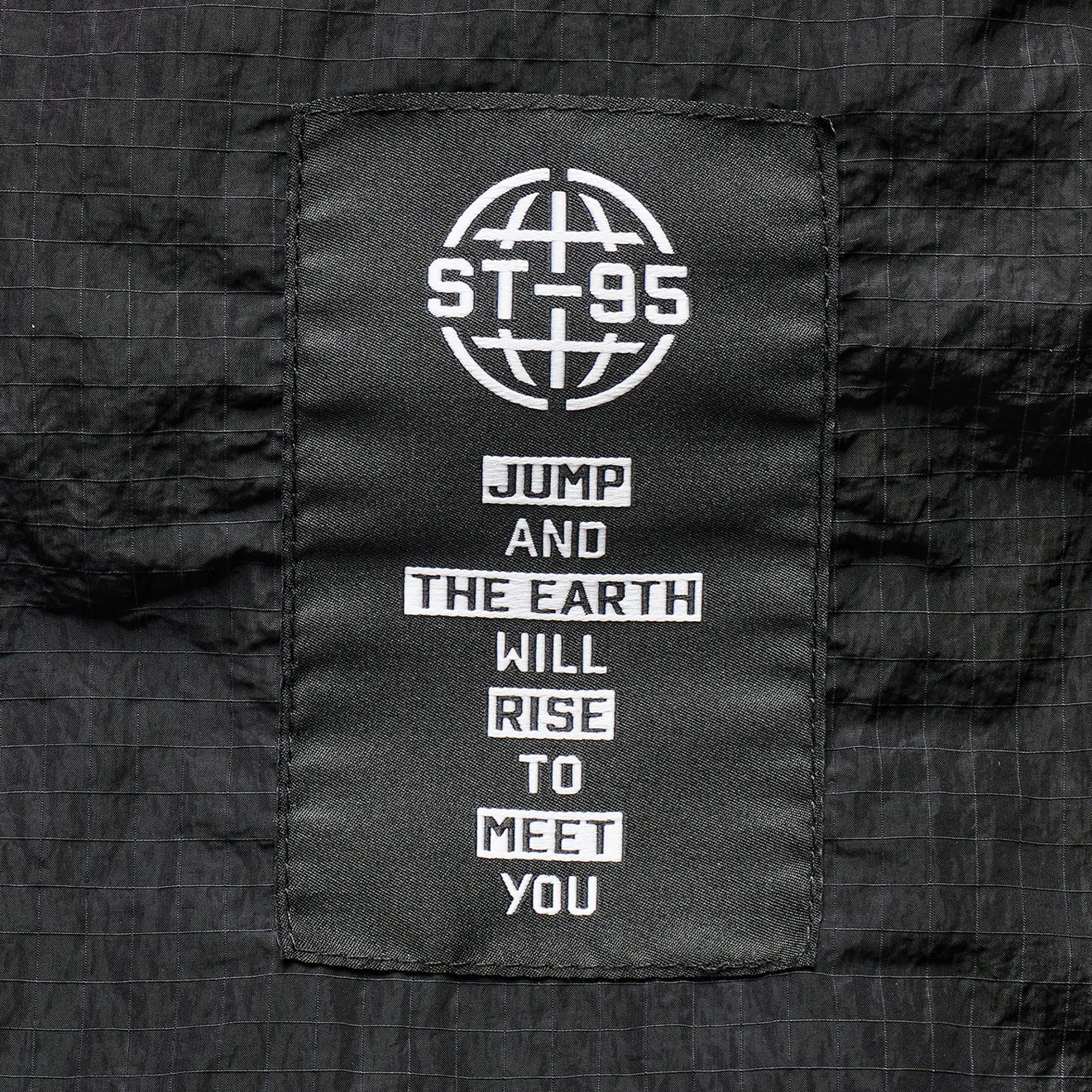 ST95 Puffer Vest Black - Image 3