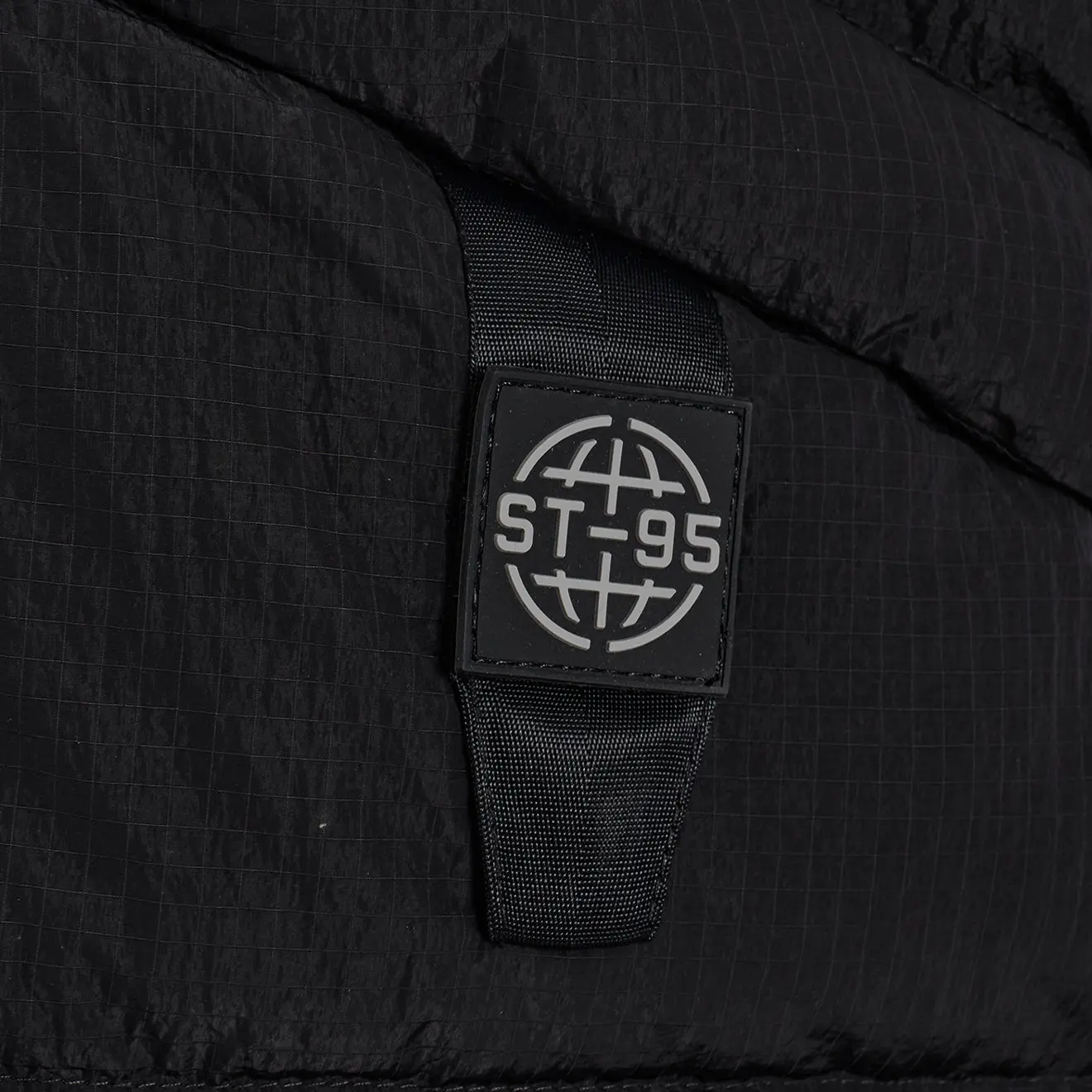 ST95 Puffer Vest Black - Image 4