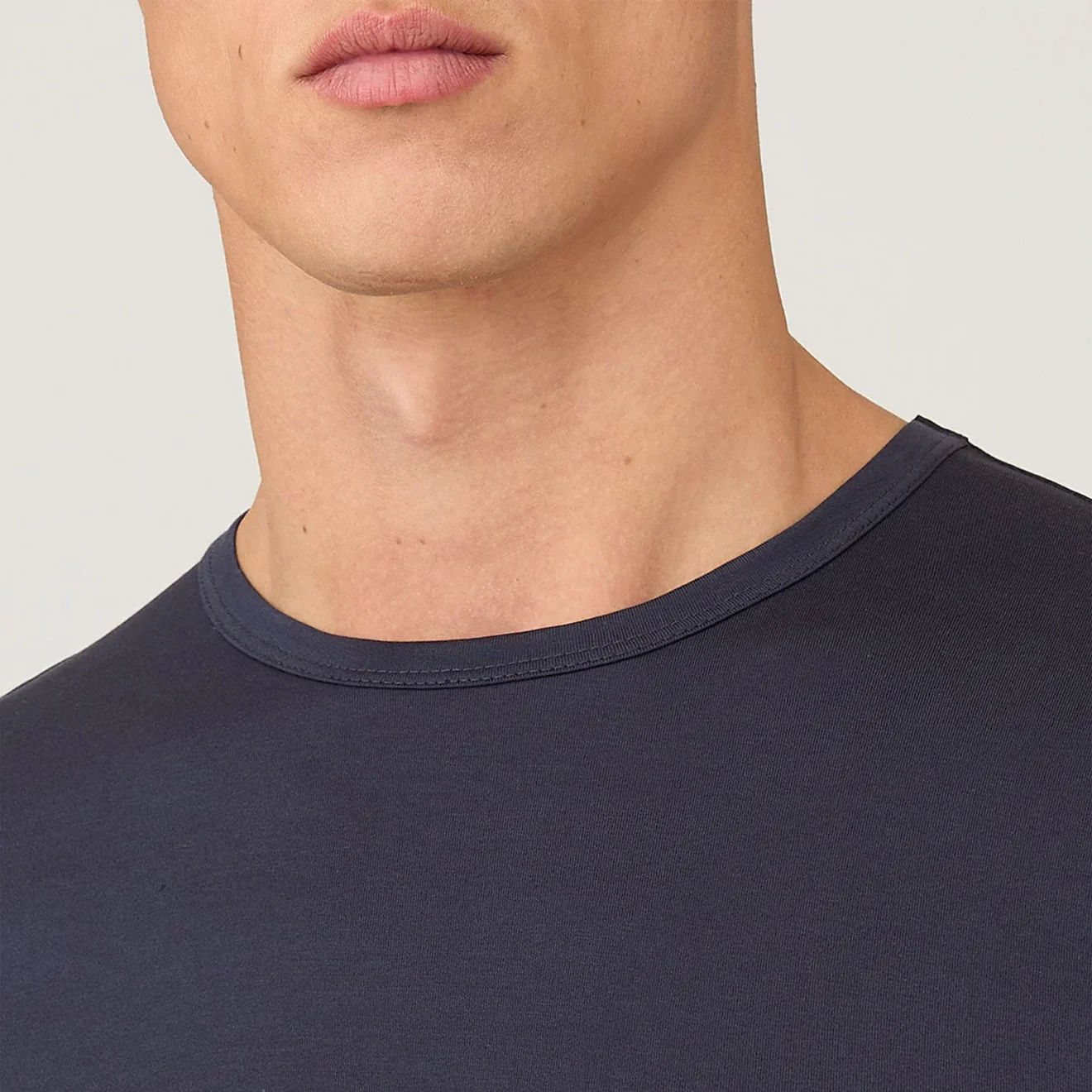 Sunspel Classic Crew T-Shirt Navy - Image 4